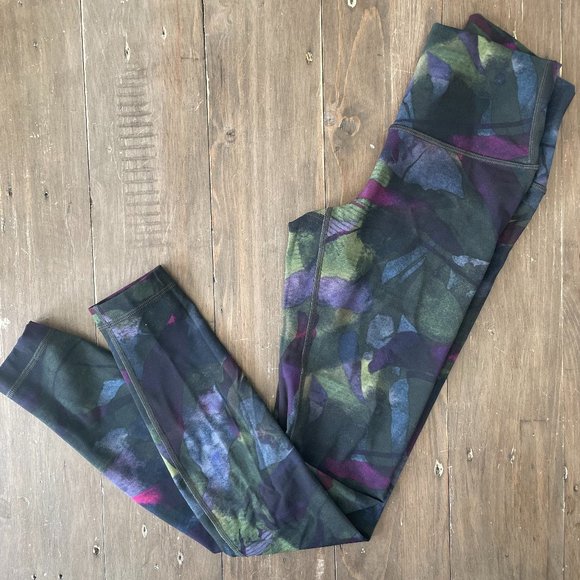 Lululemon 3/4 length leggings size 4 - Picture 1 of 2